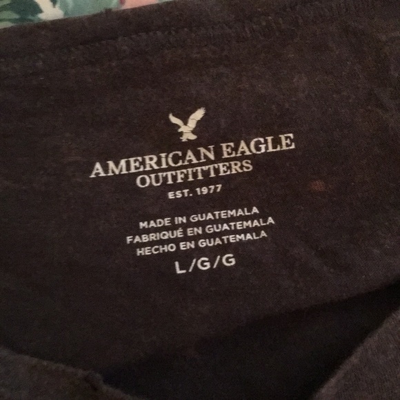 American Eagle Distressed Top - Picture 2 of 4